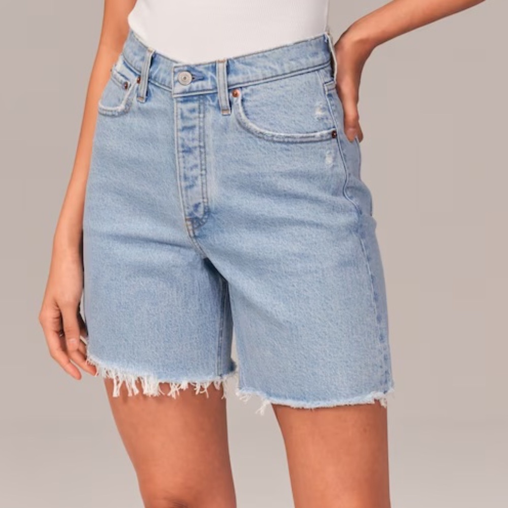 Abercrombie & Fitch High Rise 7" Dad Shorts